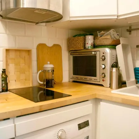 Nice Apt With Garden Next To Bd Peripherique * Saint-Ouen (Seine-Saint-Denis)